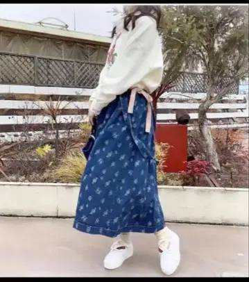 최종 가격! 핑크하우스 멜빵 데님 스커트