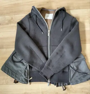 sacai 후드티