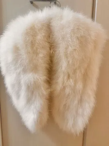 화이트 티펫 페더 숄 깃털 스톨 양면 보송보송