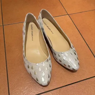 츠모리 치사토 WALK 펌프스 드롭 패턴
