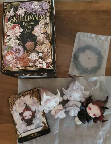 SKULLPANDA Petals in Four Acts 피규어