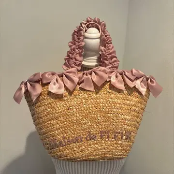 Maison de FLEUR 바스켓백 리본 프릴