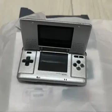 닌텐도 뮤지엄 게임 하드 키링 컬렉션 DS 2004