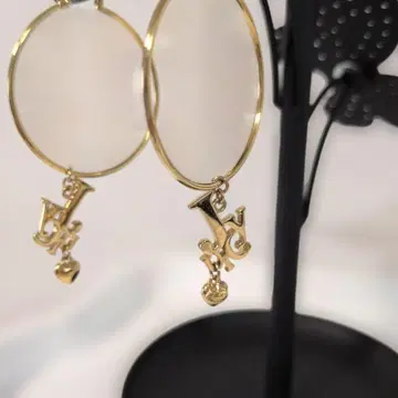 Juicy Couture 후프 귀걸이 골드 컬러
