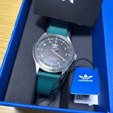 adidas 손목시계 솔라 구동 50m 방수