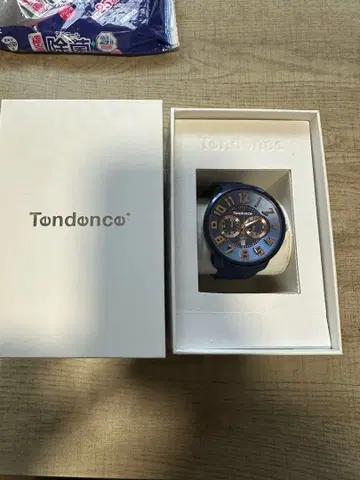 TENDENCE 새상품급 초레어 손목시계
