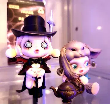 POPMART SKULLPANDA IMAGE OF REALITY