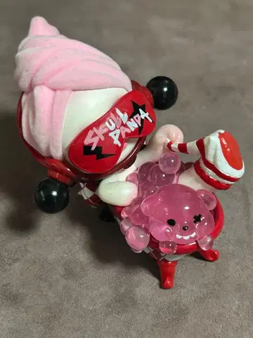 POPMART SKULLPANDA 스컬팬더 Home Alone