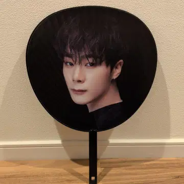 MOONBIN & SANHA FAN CON TOUR 부채
