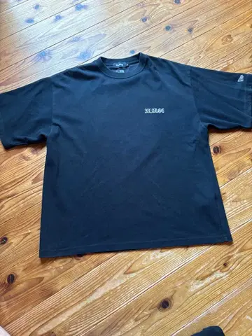 XLARGE 블랙 T셔츠 M사이즈 NEWERA 콜라보