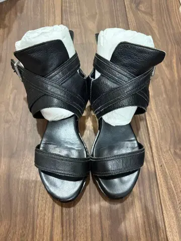 ASH 가죽 앵클 스트랩 샌들 블랙 37cm