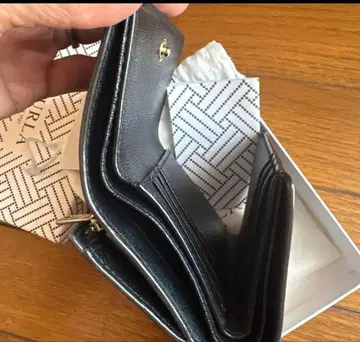 FURLA 3단 폴더형 지갑 블랙! 최종 가격 인하!!