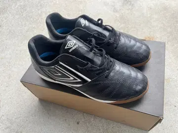 UMBRO 축구 트레이닝 슈즈 23.5cm