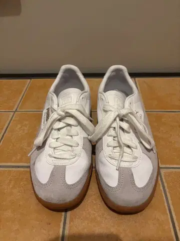 PUMA PALERMO 화이트 그레이 스니커즈