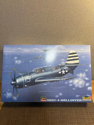 Revell Monogram SB2C-4 HELLDIVER 1/48