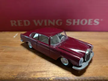 레어 스페인산 오토피렌사 Mercedes Benz 250 쿠페