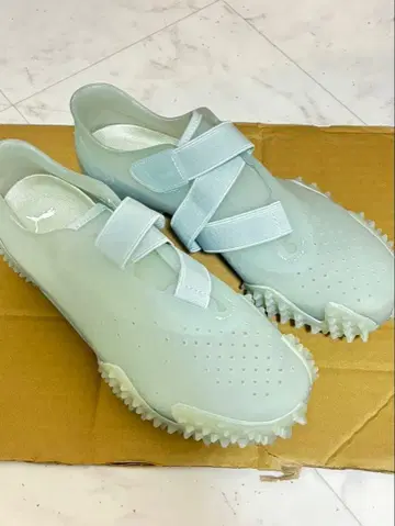PUMA 우먼 모스트로 제리 스니커즈 23cm