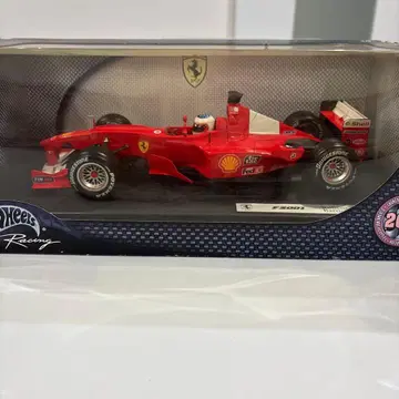 Hot Wheels Ferrari F2001 1/18