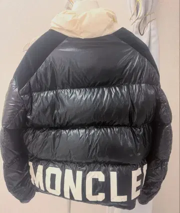 MONCLER 다운 자켓 블랙 화이트