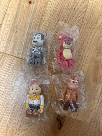 베어브릭 CHASE TOY STORY 토이 스토리 4종 세트 시크릿 포함
