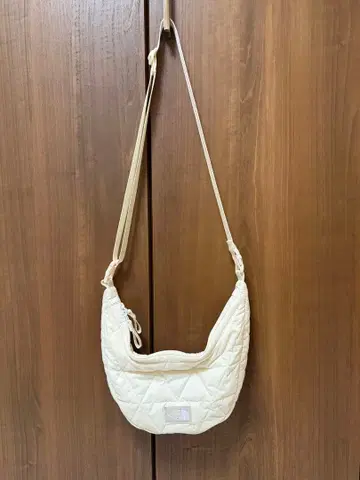 THE NORTH FACE 퀼팅 숄더백
