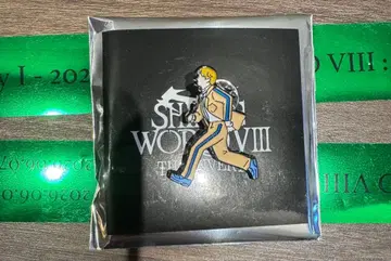 은색 테이프 포함 SHINee WORLD VIII 핀 배지 온유
