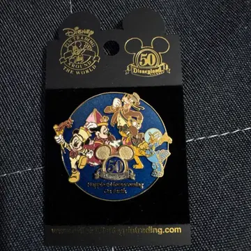 Disney Disneyland 50주년 기념 핀 배지
