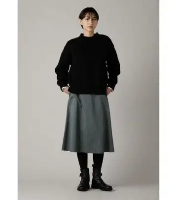택 포함 새상품 42900엔 마가렛호웰 23AW 코튼 새틴 스커트