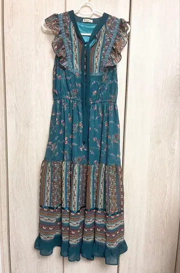 axes femme (엑시즈팜) 꽃무늬 패치워크 원피스