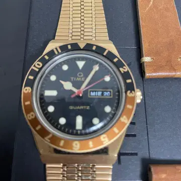 선착순 중고 TIMEX Q 루트비어 컬러 작동품