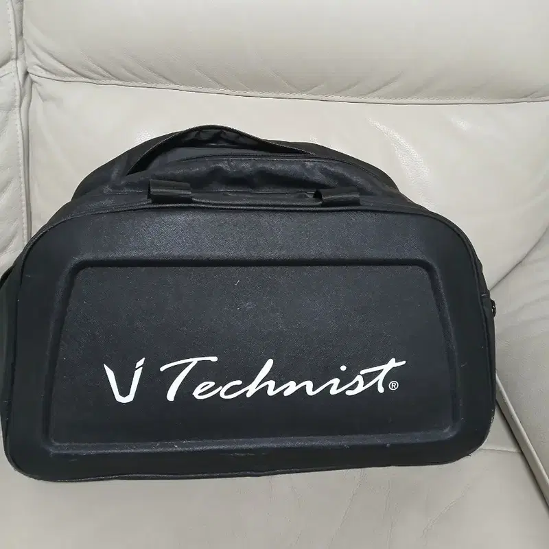 V.Technist 블랙 가방