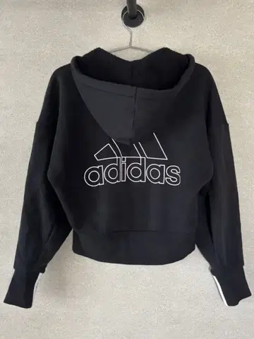 adidas 지퍼 후드티 크롭 블랙 보아 후드