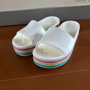 [새상품급] CROCS 통굽 샌들 W9