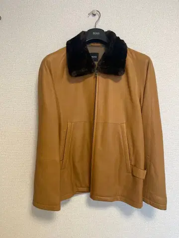 HUGO BOSS 휴고보스 가죽 블루종 퍼 카라 부착