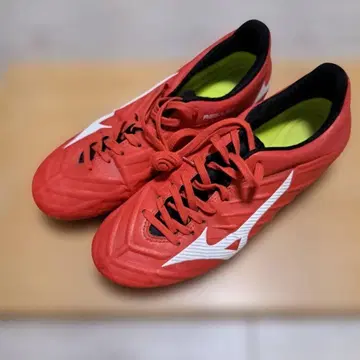 MIZUNO REBULA 축구화 레드