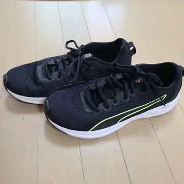 PUMA SOFTRIDE 블랙 스니커즈 26cm