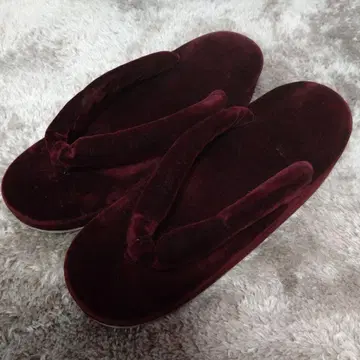 약간 앤티크 벨로아 원단 조리 크림슨 컬러 통통한 사이즈 약 22cm