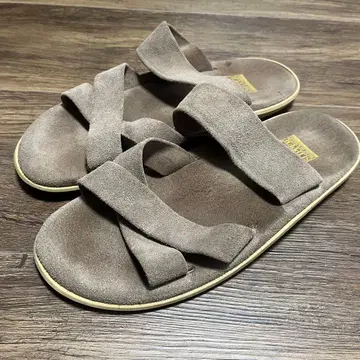 Island Slipper 스웨이드 크로스 스트랩 샌들
