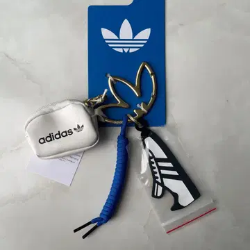 아디다스 키체인 키링 화이트 미사용 새상품 adidas