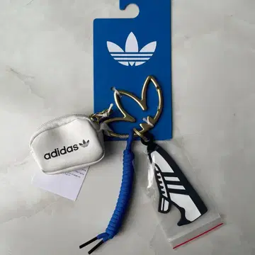 아디다스 키체인 키링 화이트 미사용 새상품 adidas