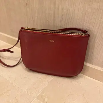 A.P.C. 숄더백 보르도
