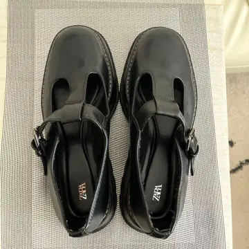 ZARA 로퍼 블랙