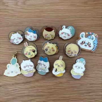치이카와 핀즈 컬렉션 모몽가 메탈 참 하치와레 토끼