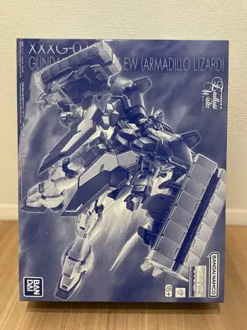 MG 1/100 건담 산드로크 EW 아머딜로 리자드 장비