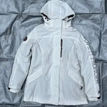TOMMY HILFIGER 후드 부착 다운 자켓 화이트 3in1