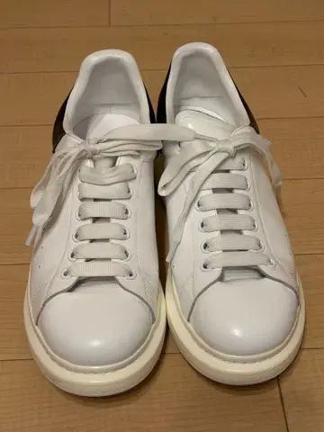 Alexander McQueen 오버 사이즈 스니커즈