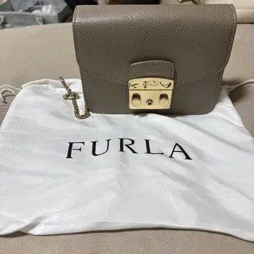 FURLA 메트로폴리스
