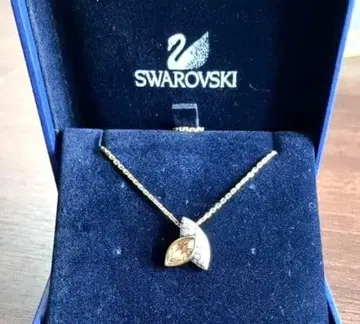 SWAROVSKI 스와로브스키 목걸이 리프 비쥬 골드