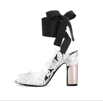 Roger Vivier 레이스업 샌들