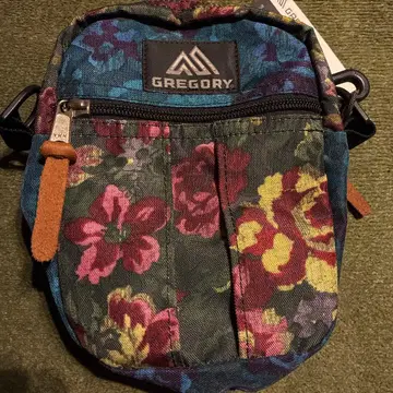 새상품 그레고리 레어 TAPESTRY BLOCKING 퀵 포켓 M